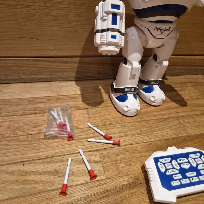 Robot com comando Defender