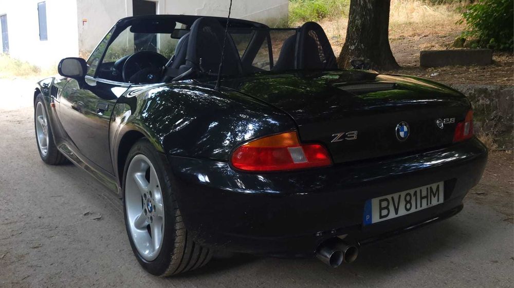 BMW Z3 2.8i – Potência Atmosférica e Estilo Clássico