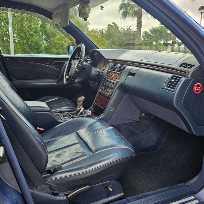 Mercedes e300 • Selo 63€ • 1996