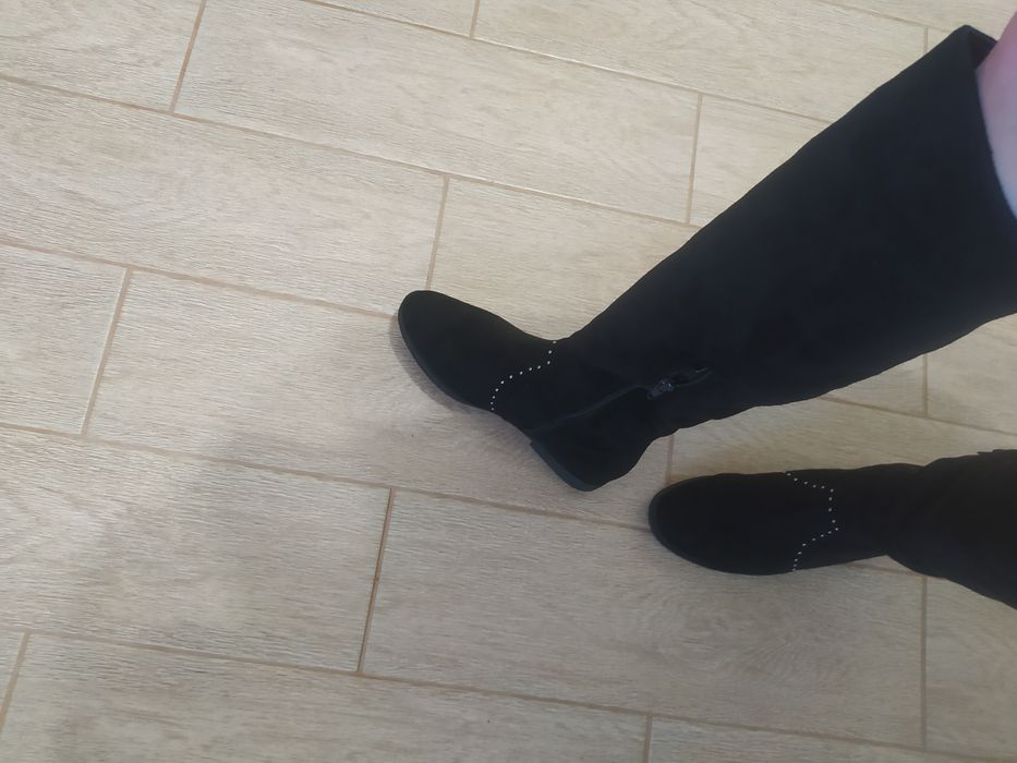 Продам осінні чоботи