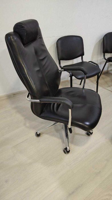 кресла руководителя кресла офисные стулья на колёсах