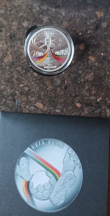 Conjunto 2 moedas Prata-Proof "O conhecimento" + "UEFA 2024"