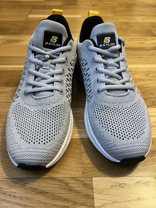 Кросівки чоловічі 42