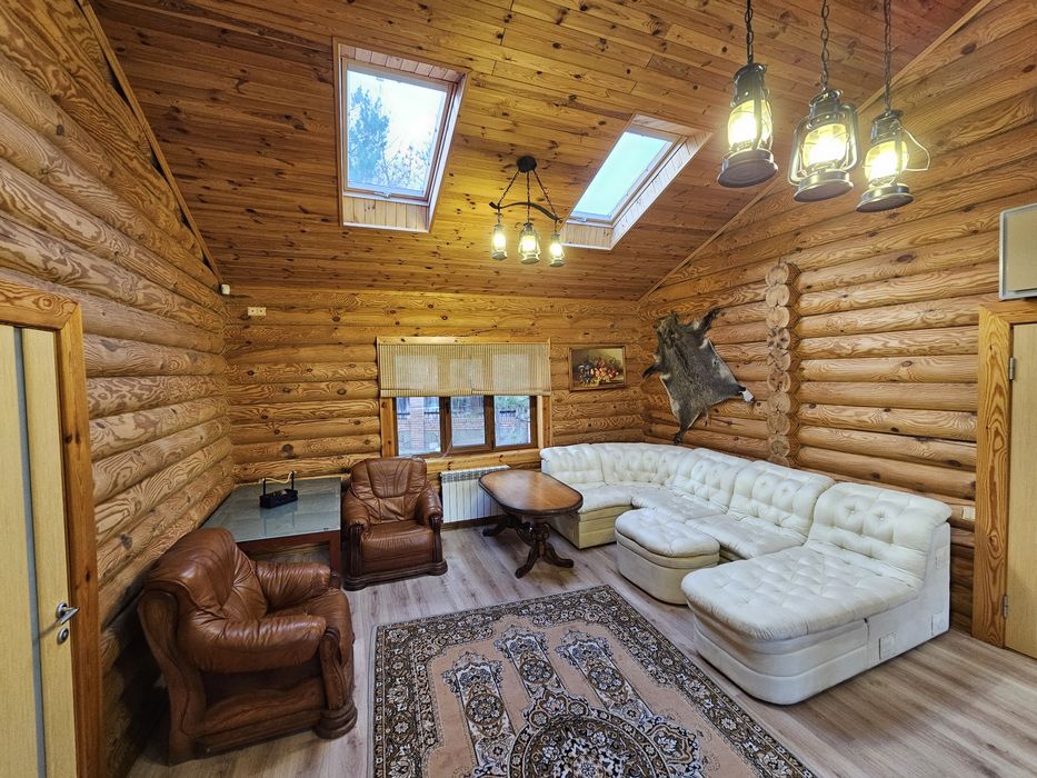 Будинок зі зрубу+гостьовий будинок,15 соток