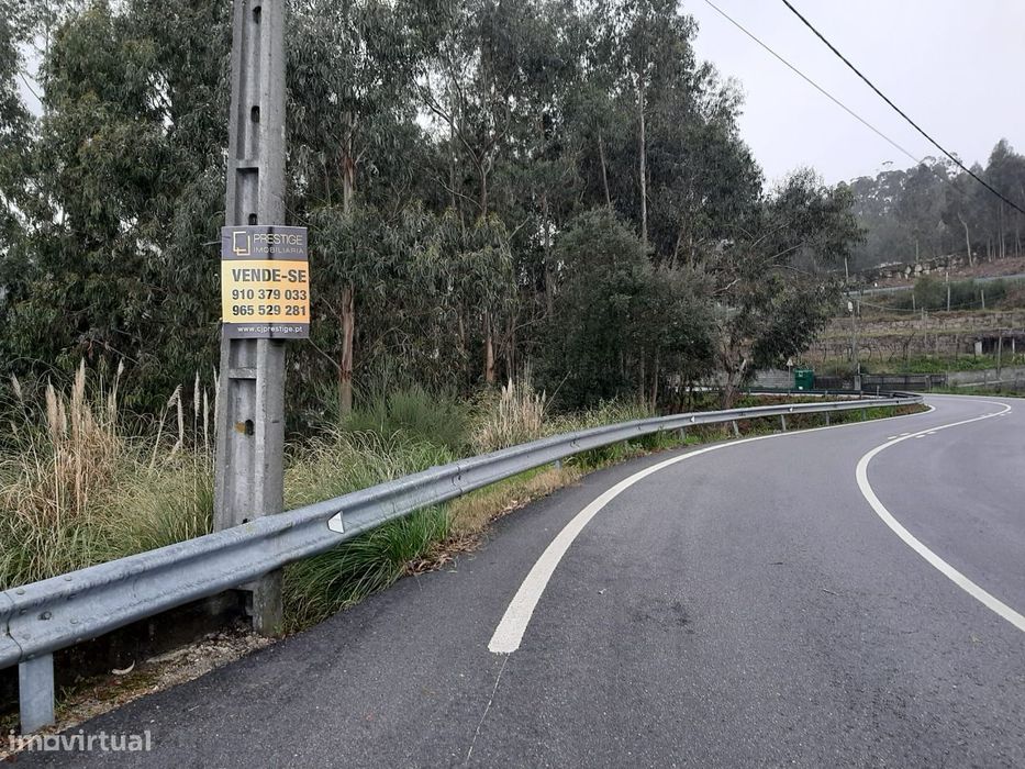 Vende terreno com área de 1300m2 Canelas Penafiel