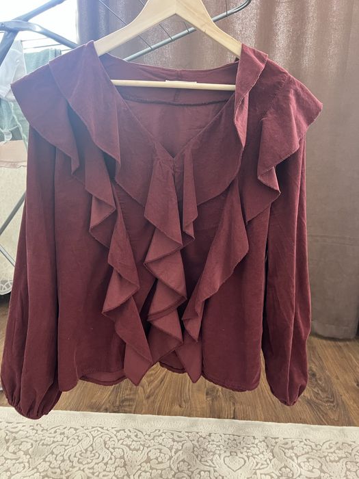 Блузка, рубашка.