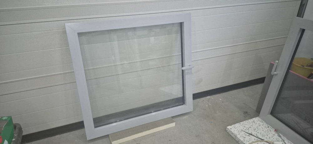 Okna aluminiowe Schüco 2 sztuki z elektrycznym motorem i roletami !!