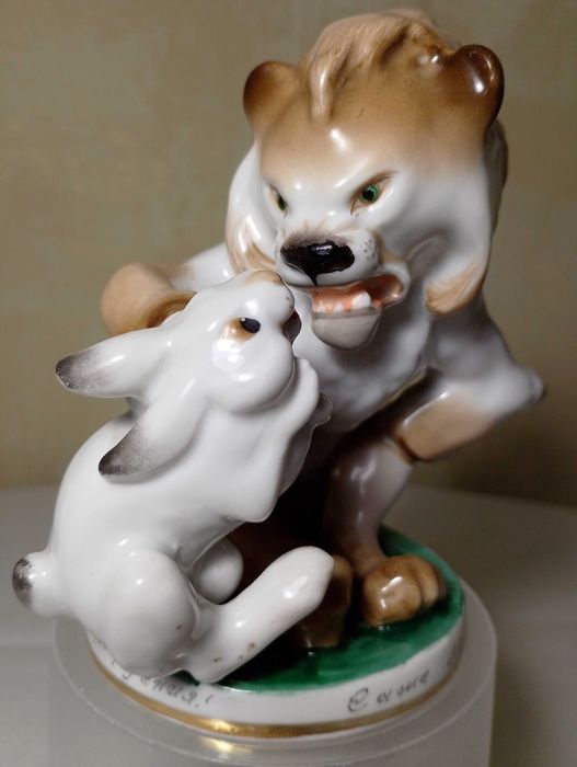 Фарфоровая статуэтка ЛФЗ «Лев и заяц» («Заяц во хмелю»), 1950-е гг. ОРИГИНАЛ