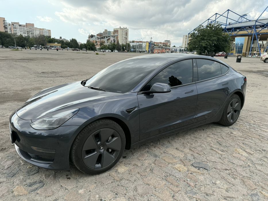 Tesla Model 3 2022 VIN 5YJ3E1EAXPF457352 фото оголошення 2 з 9