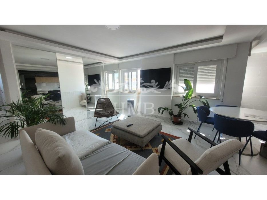 T2 Remodelado, com vista Rio — Portimão, Faro