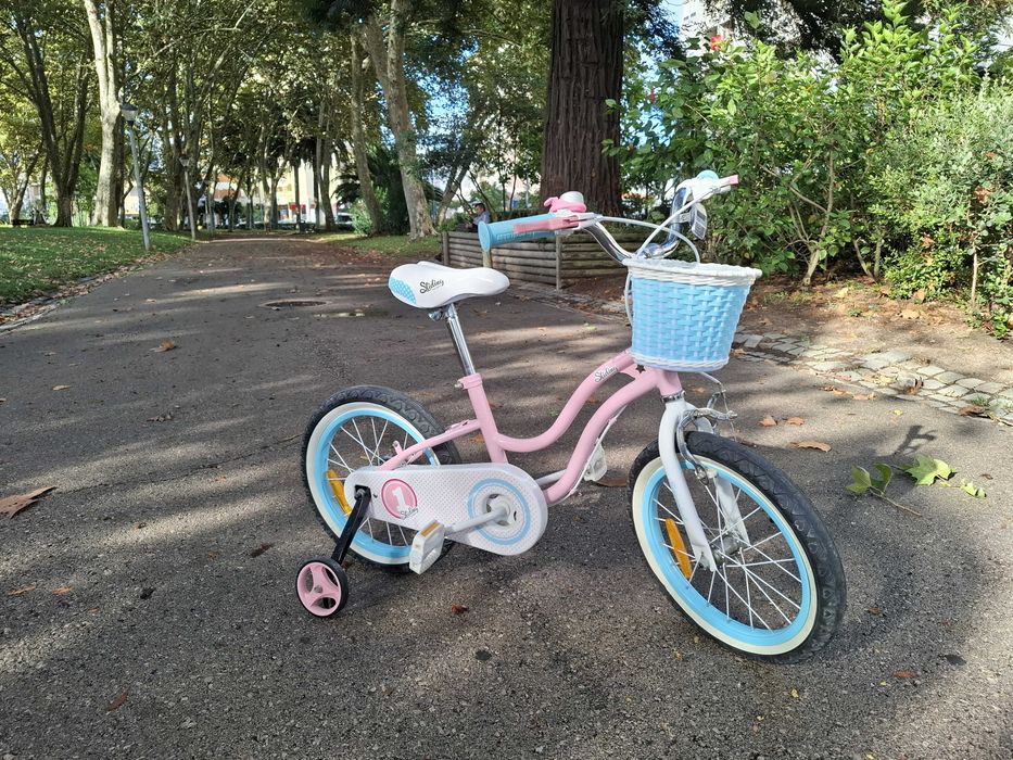 Bicicleta de menina Royal Baby rosa/azul com rodinhas, muito bom estado