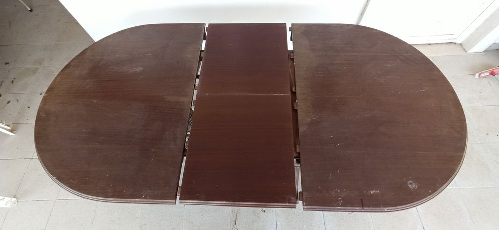Mesa de sala oval extensível