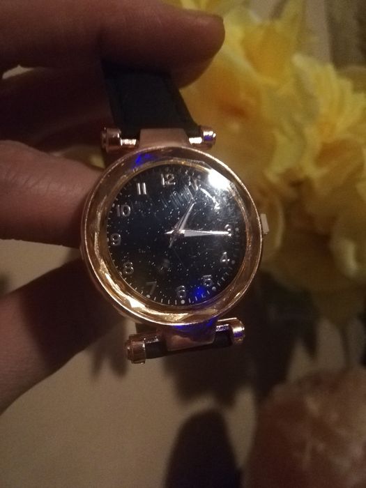 Zestaw 5 sztu zegarek i 4 bransoletki