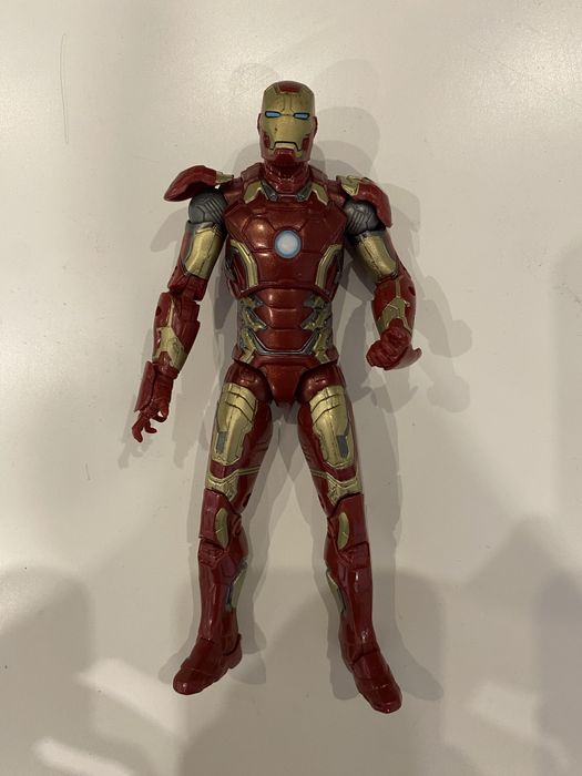 Marvel legends iron man