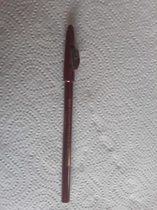 Kredka do ust kolor Berry Rose