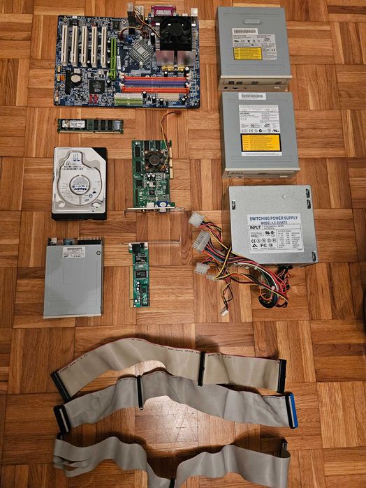 Komputer stacjonarny (stary model)