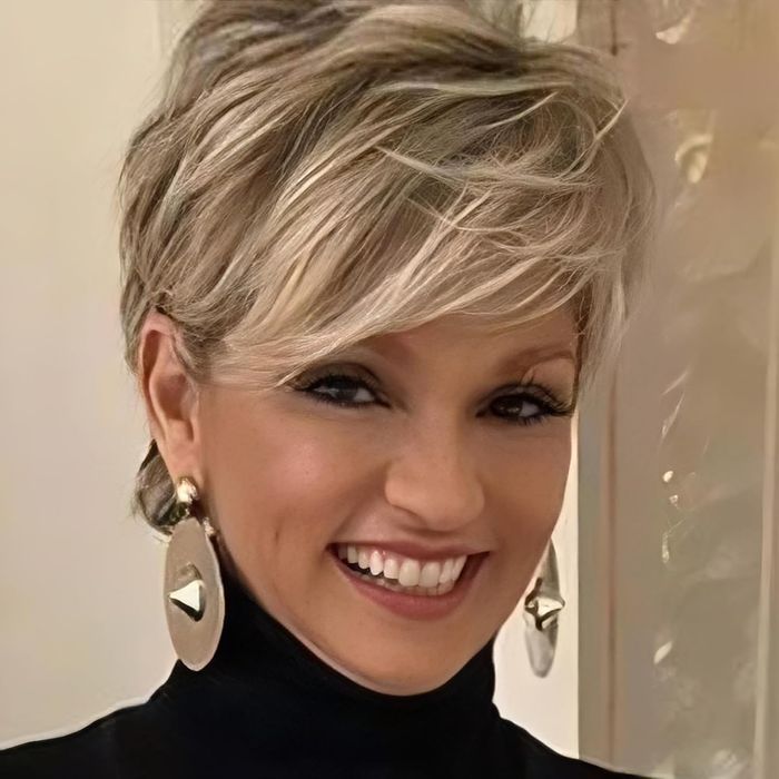Krótka Blond Peruka Z Grzywką Pixie