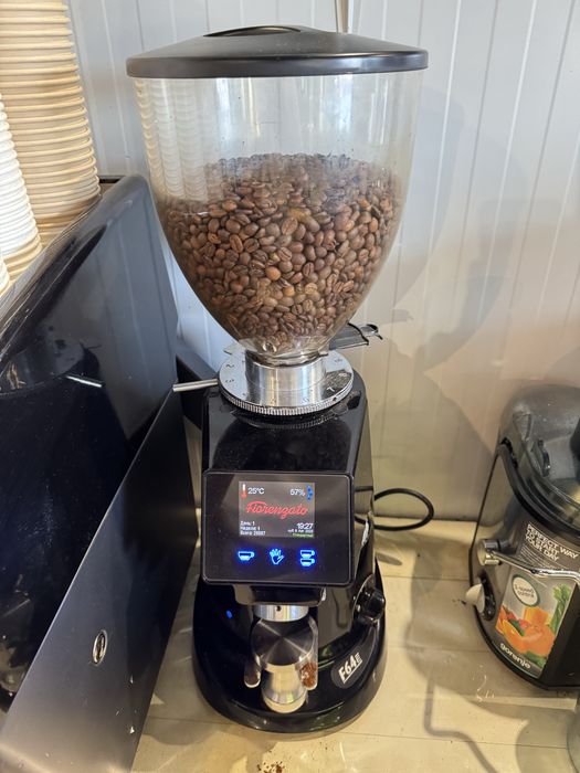 Кафемолка, професійна кавомолка, кавʼярня