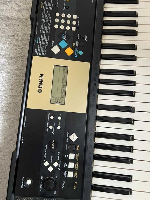 Teclado Yamaha PSR-E223