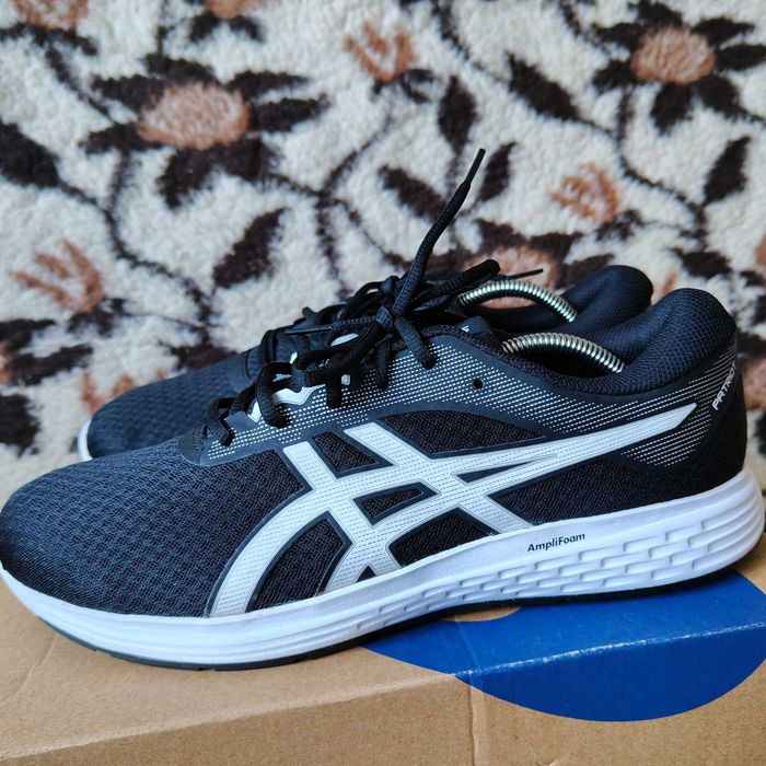 Super sportowe buty do biegania Asics Patriot 11 wkł.29,5 cm nowe