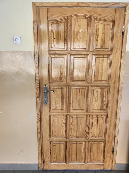 Drzwi drewniane!