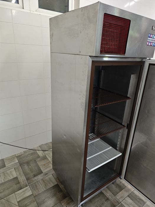 Холодильна шафа 600л Liebherr