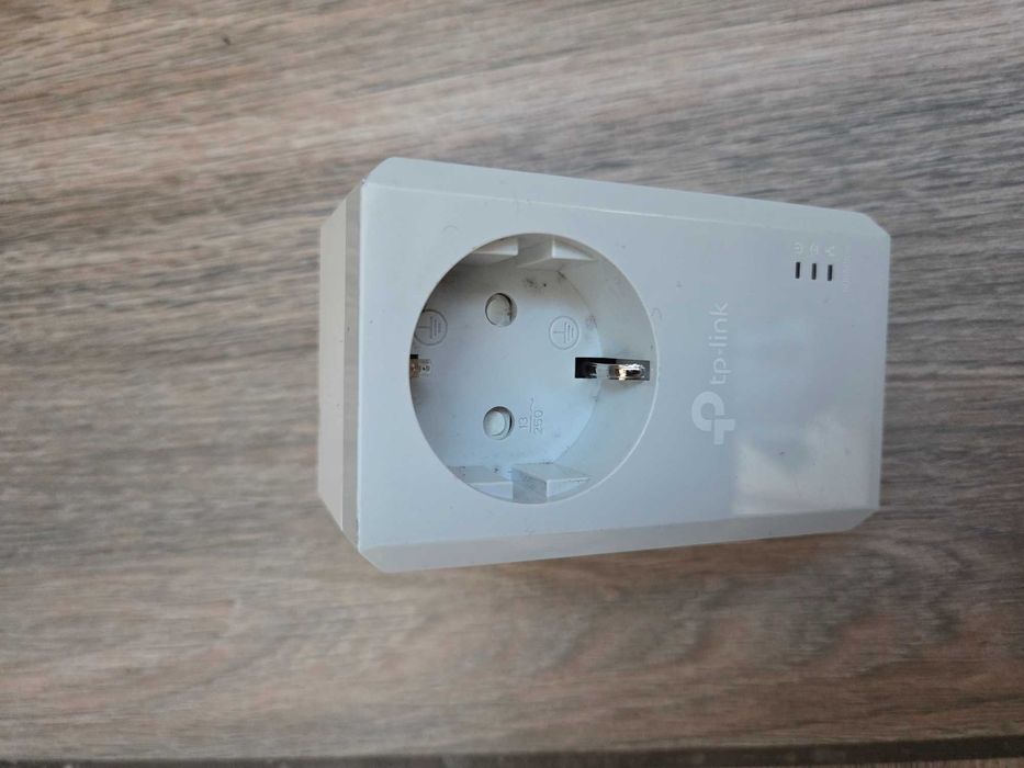 Powerline адаптер TP-Link TL-PA4010P