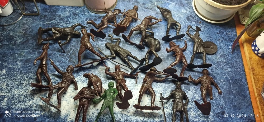 Продам солдатиков.