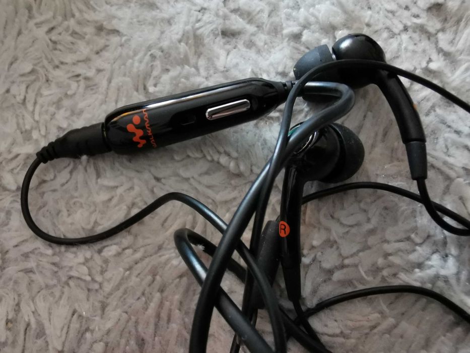 Sony Ericsson W300i WALKMAN