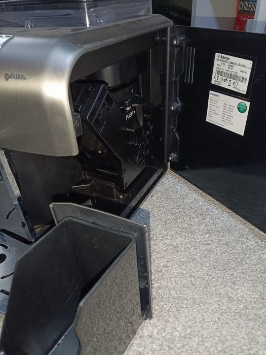 Кавоварка Phillips Saeco Syntia