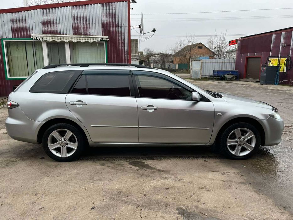 Автомобіль Мазда 6
