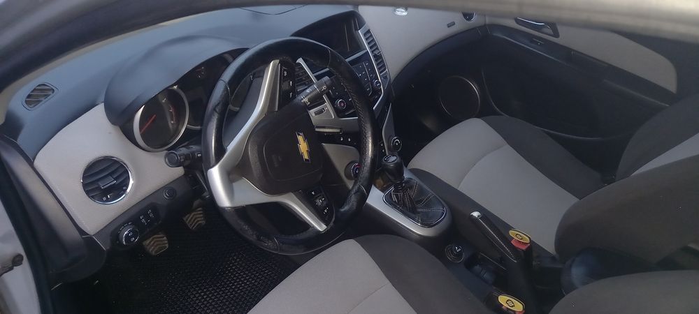 Шевроле Круз в хорошому стані