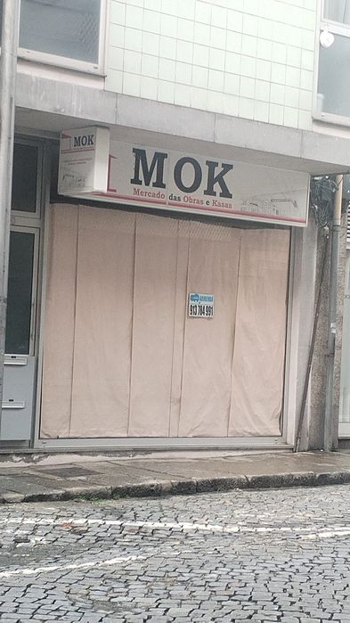 OFERTA de reclamo luminoso e bandeira