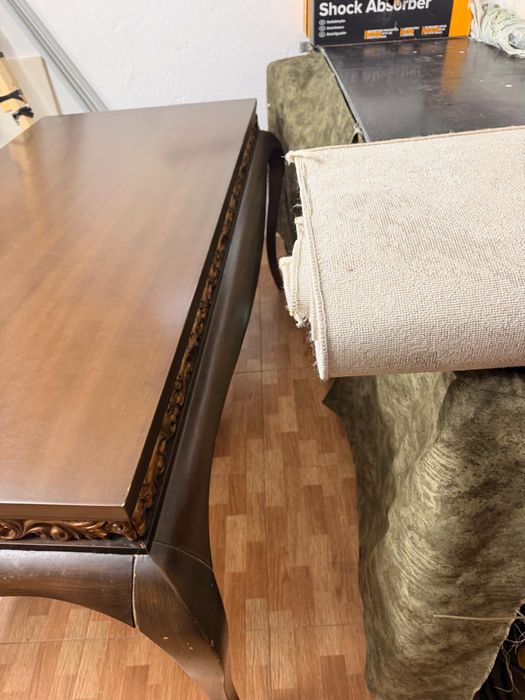 Mesa de madeira clássica – bom estado