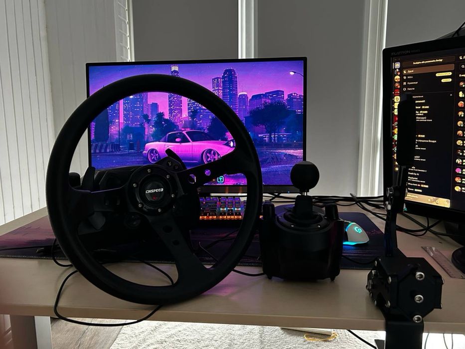 Руль Logitech g923 з кастомним ободом в хорошому стані