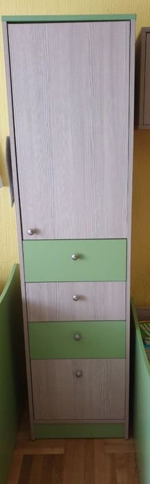 Меблева стінка з шафою та комодами