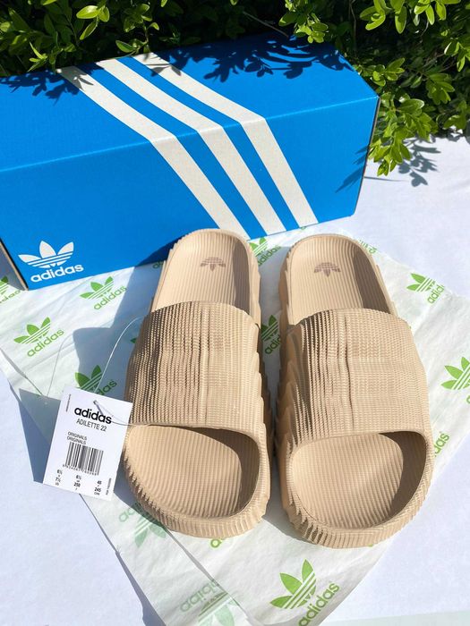 жіночі пантолети тапки Adidas Adilette бежеві 22 36-41