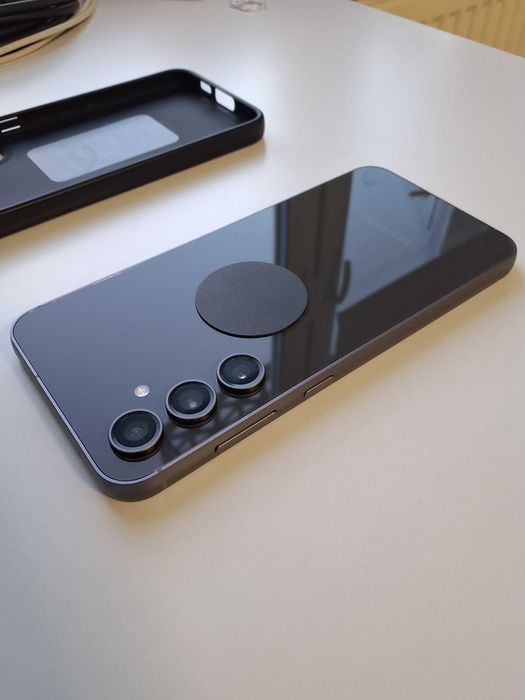 Телефон Samsung S23 FE