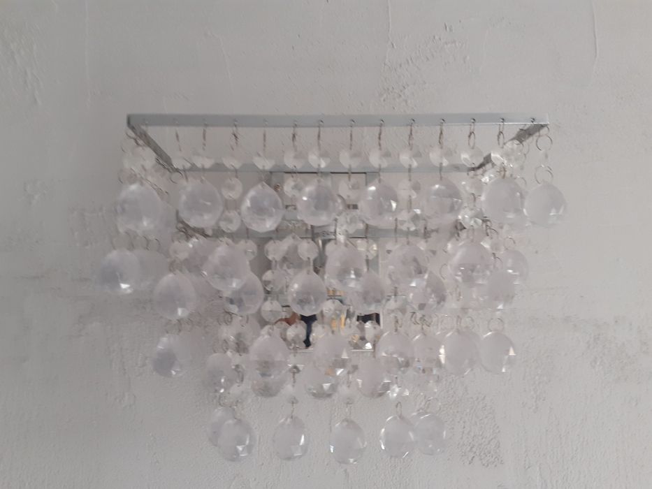 Lampy ścienne łazienkowe