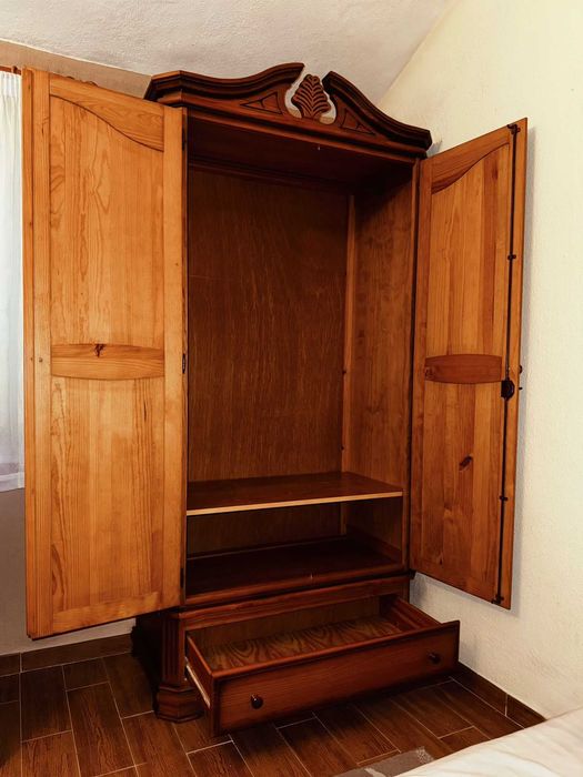 ROUPEIRO Madeira Maciça