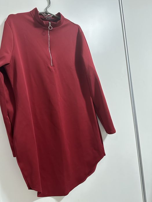 Бордова спортивна сукня