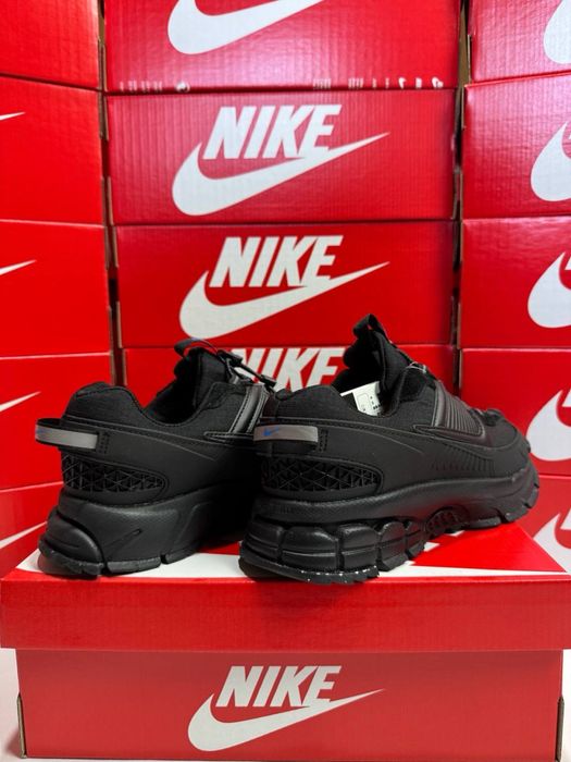 Чоловічі кросівки Nike Air Zoom Vomero Roam, Black