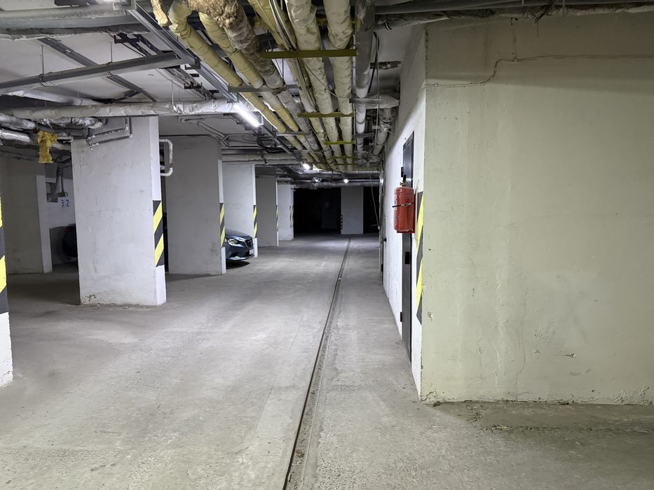 Продаж паркомісця біля Любави Святотроїцька