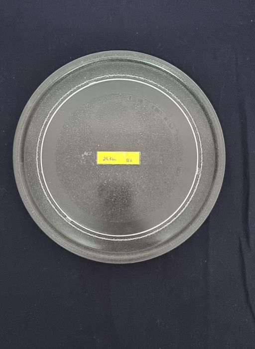 Pratos de microondas com 24.5 cm.