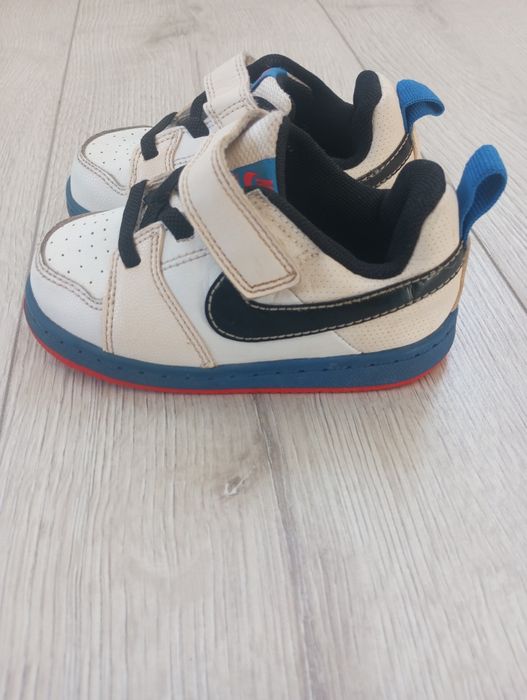 Дитячі кросівки фірми nike