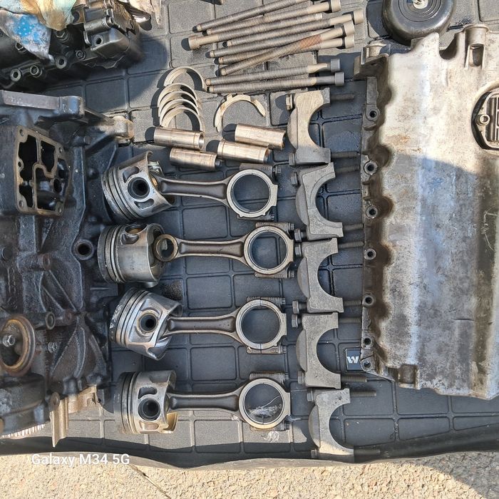 Запчастини Wolwagen  пасат б6 блок БМР