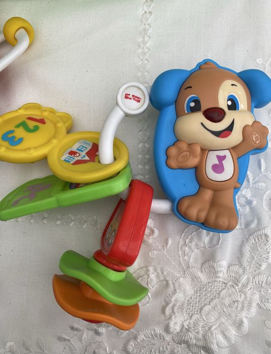 Tablet, microfone, chaveiro, carrosel Fisher Price