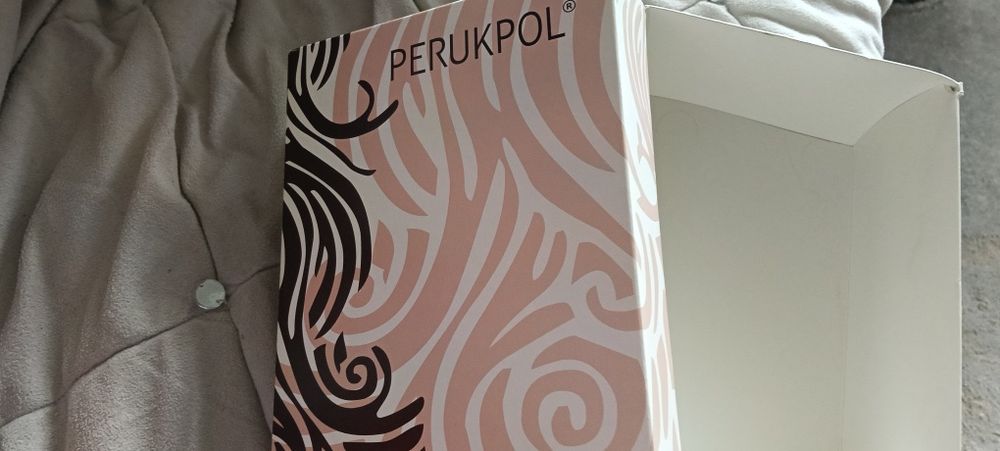 Peruka  syntetyczna