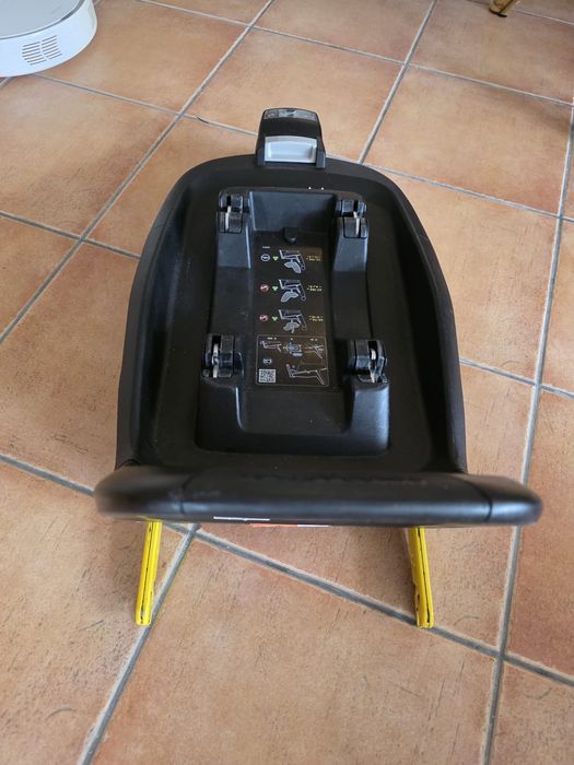 cadeira auto Maxi-Cosi Pebble Plus + base Isofix