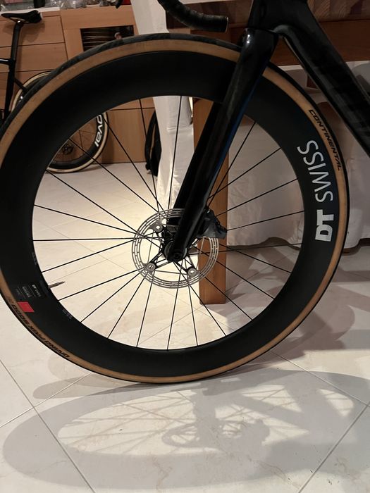 Roda DT  SWISS ARC 1100 Dicut 62 clincher SRAM AXS